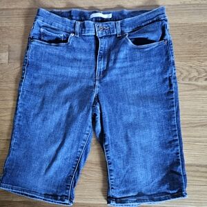 Levis Stretch Bermuda Jean Shorts Women's Size 29" Waist X 11" Inseam Length